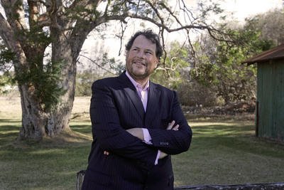 Salesforce�����L��CEO�R�ˡ�ؐ��W��