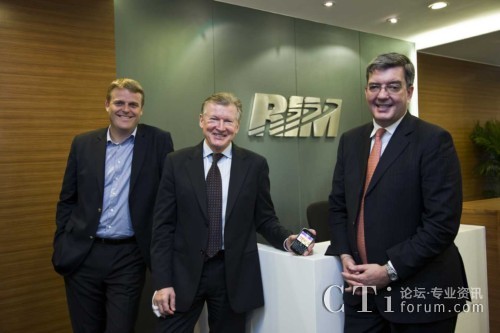 RIM��˾��̫�^(q��)�߼�(j��)������Urpo Karjalainen���� (�D��) �� RIM�Ї�(gu��)�^(q��)�����x��(gu��)����� (�D��) �� ��RIM�Ї�(gu��)�^(q��)�N(xi��o)�۸����ü恆̫�^(q��)���ϠI(y��ng)�N(xi��o)������Alex Lambeek���� (�D��)